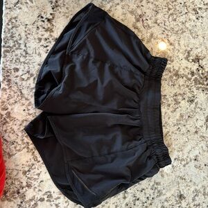 Lululemon hotty hot shorts, size 4, 4”